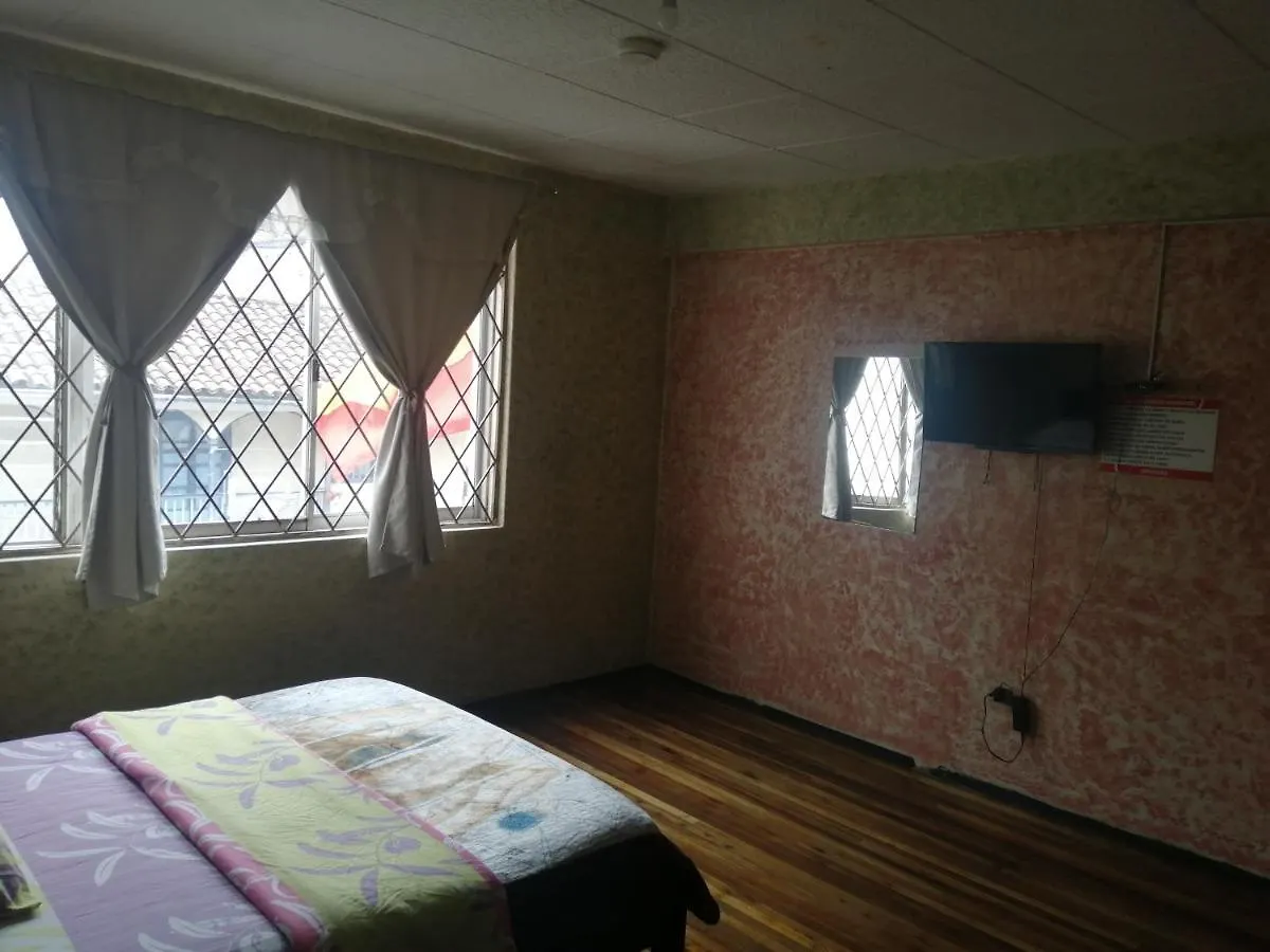 Pensión Hostal Residencial Perla Cuencana