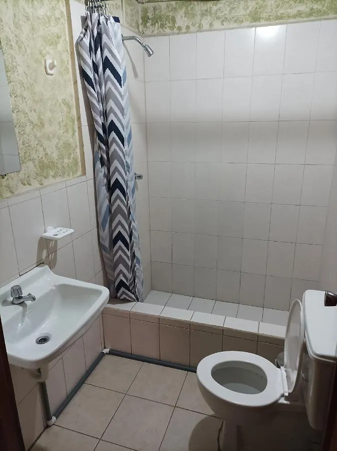 Hostal Residencial Perla Cuencana Pensión