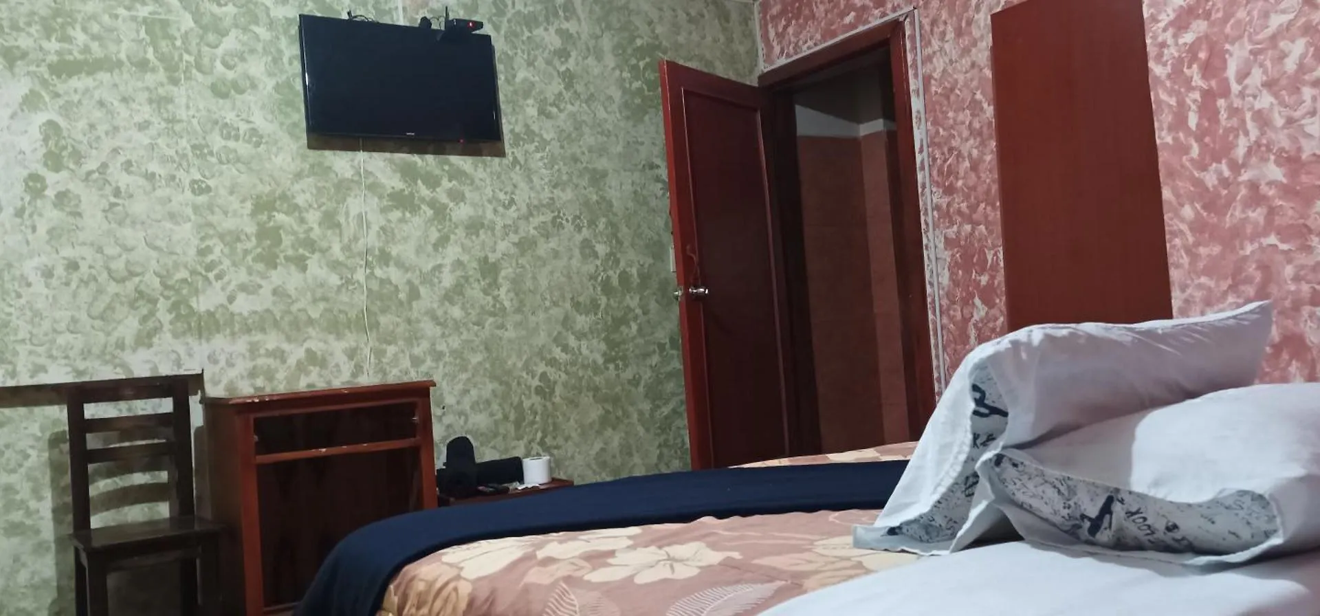 Hostal Residencial Perla Cuencana