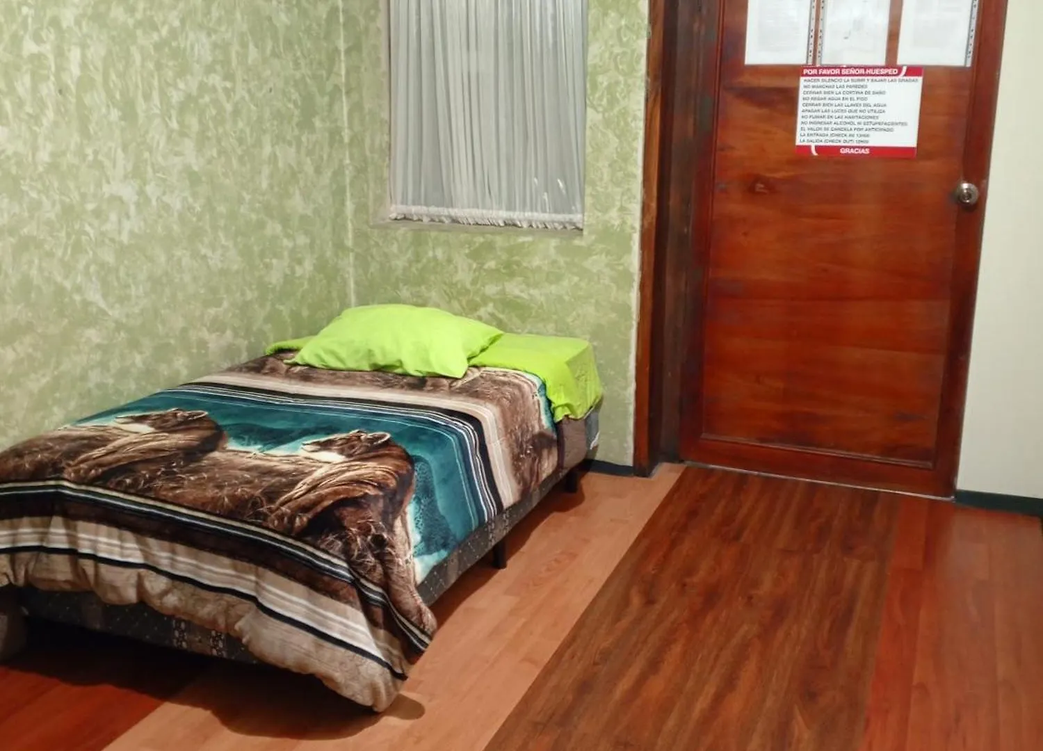 Hostal Residencial Perla Cuencana Pensión Cuenca