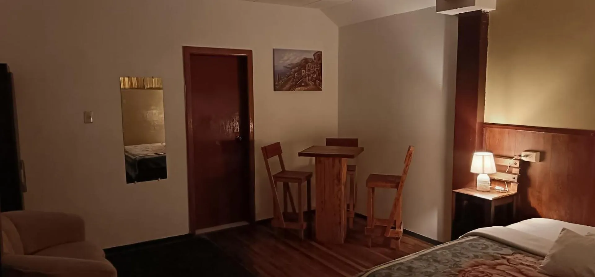 La Perla Cuencana Hostal كوينكا