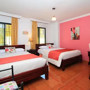 la-rosario.hotelsquito.com/