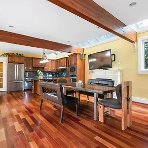 charming-retreat-on-cypress-street-your-home-away-from-home.richmond-hotels.com/